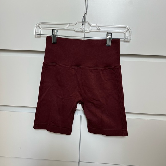 ATHLETIC WORKOUT SHORTS (size: women’s small) - Picture 4 of 4